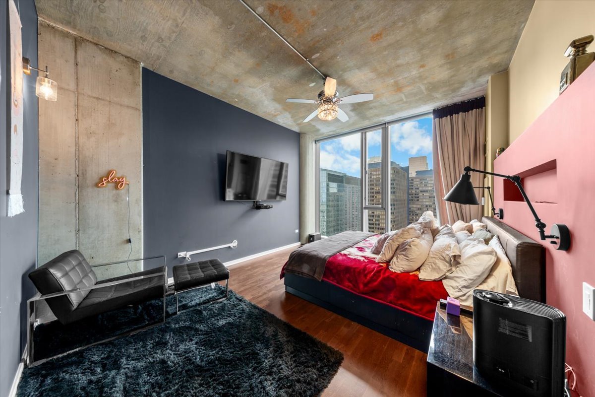 600 N FAIRBANKS Court Unit: 3301