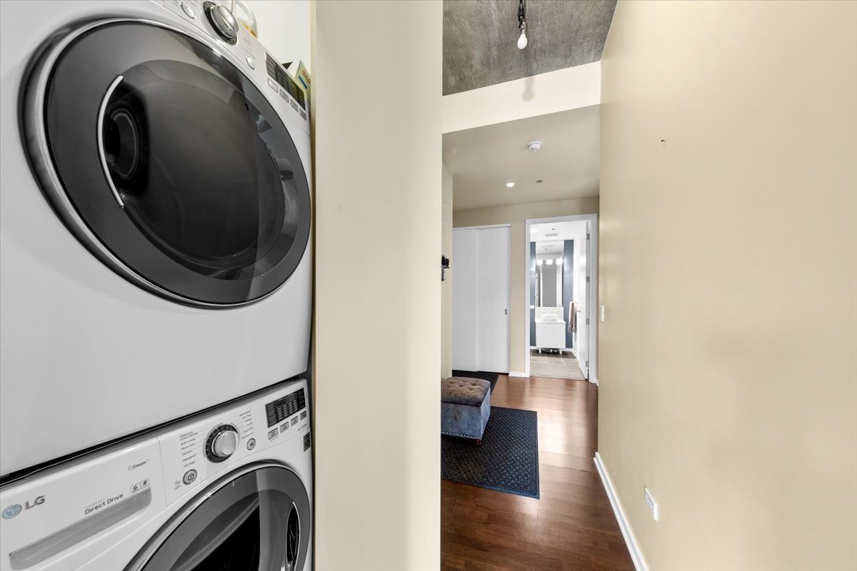 600 N FAIRBANKS Court Unit: 3301