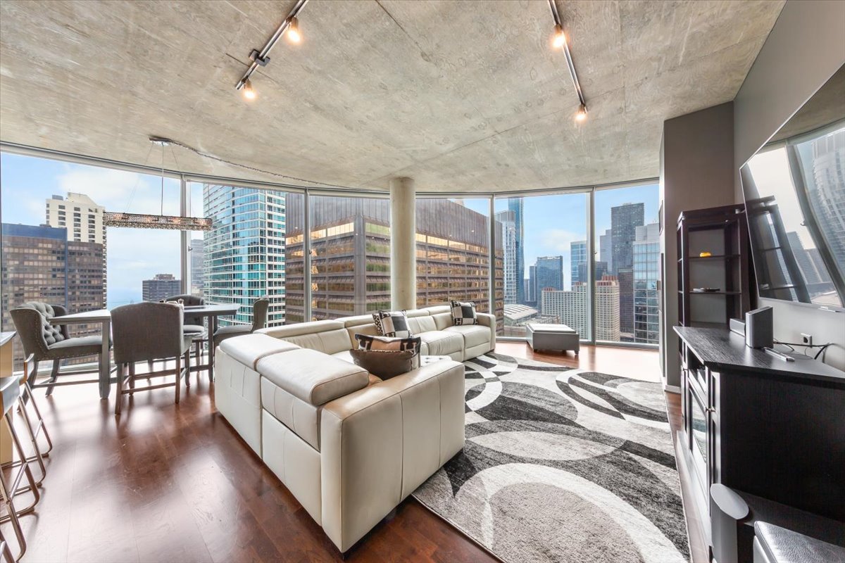 600 N FAIRBANKS Court Unit: 3301