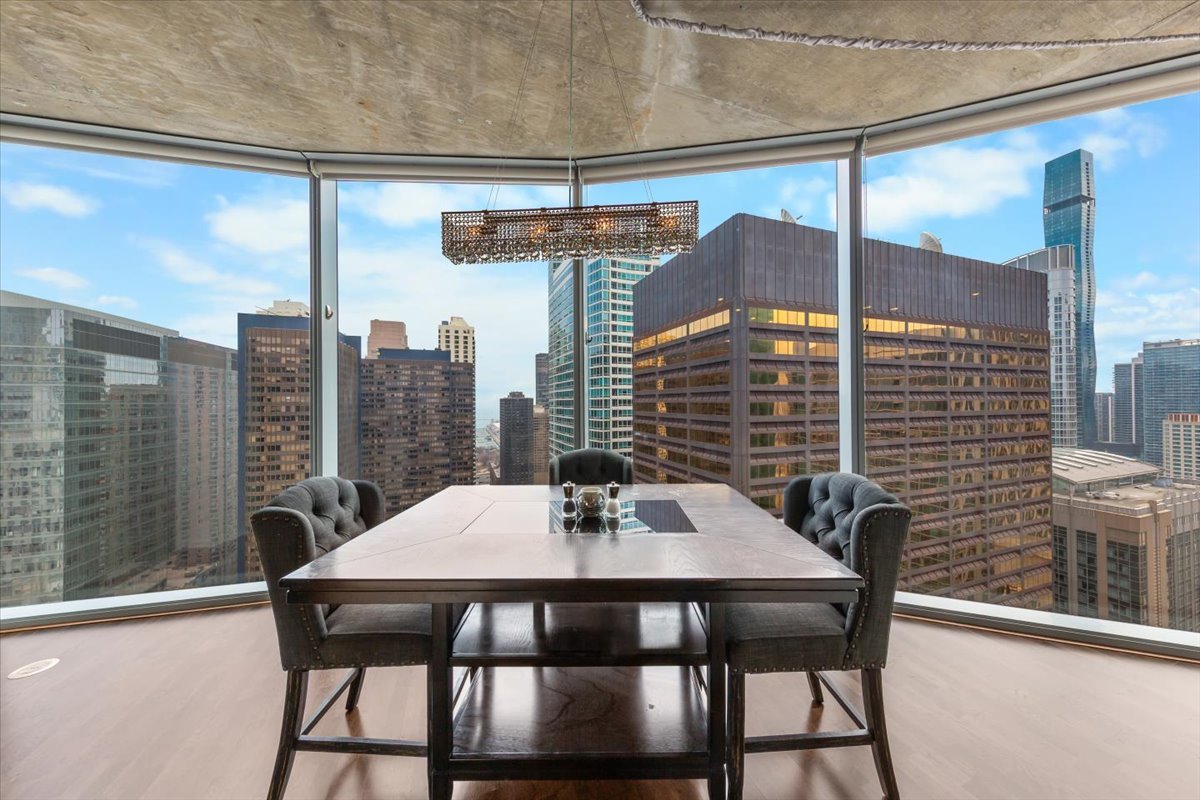 600 N FAIRBANKS Court Unit: 3301