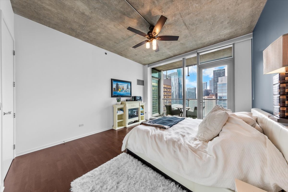 600 N FAIRBANKS Court Unit: 3301