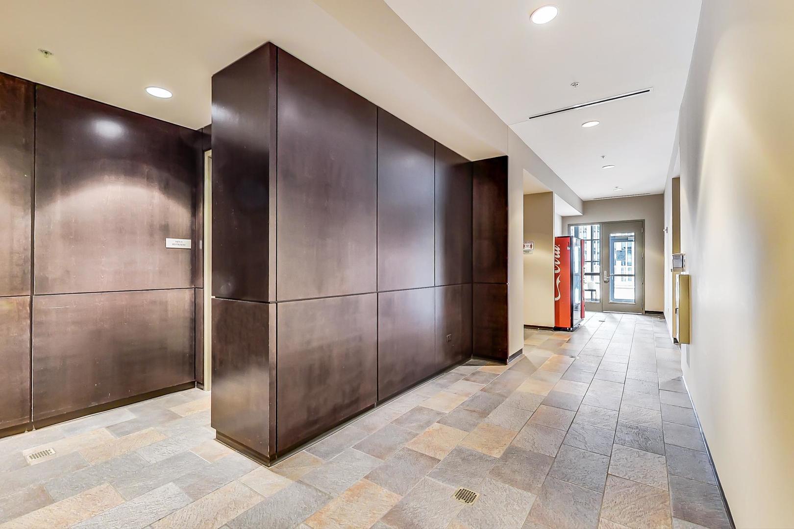 240 E Illinois Street Unit: 1805