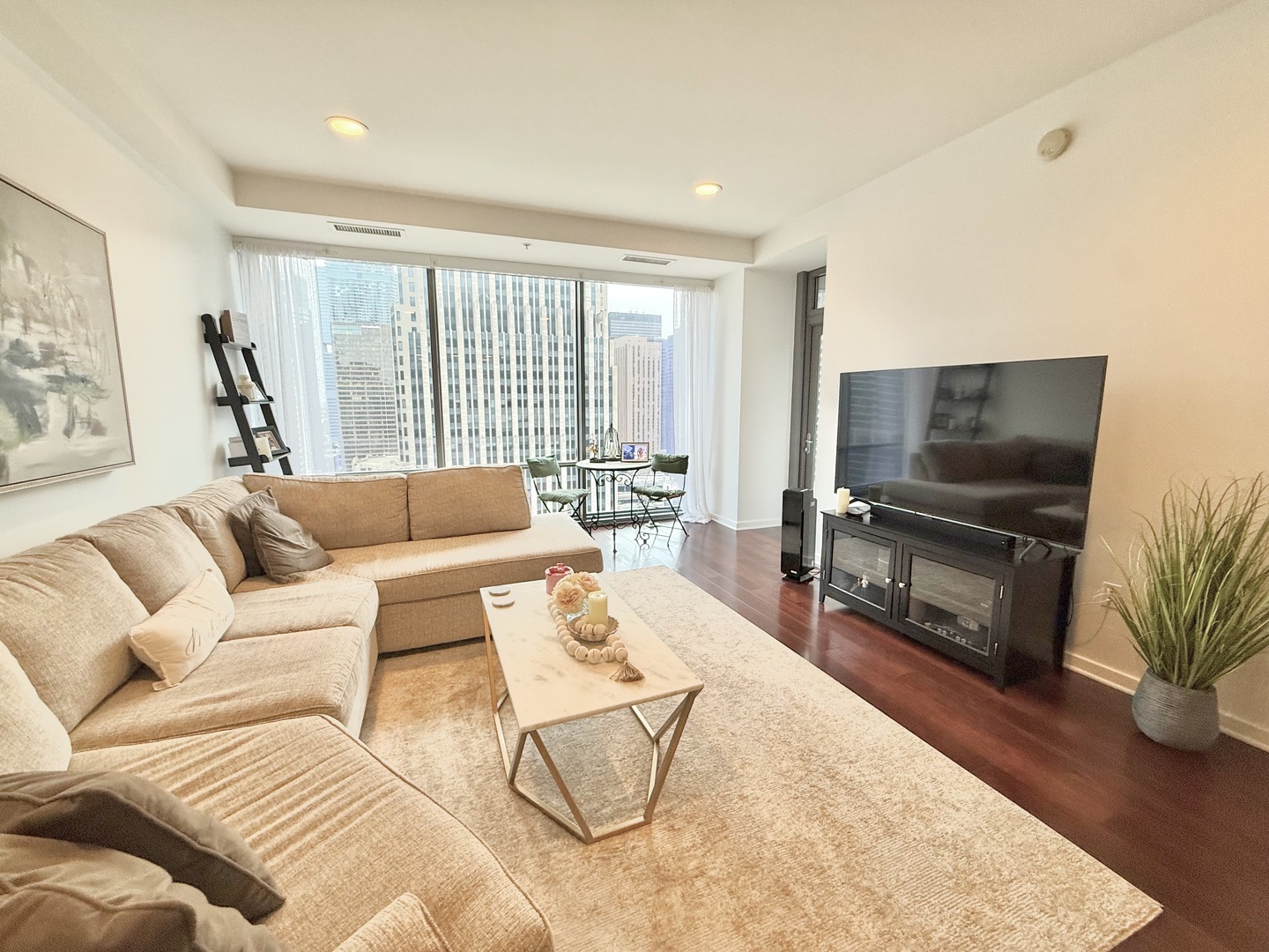 240 E Illinois Street Unit: 1805