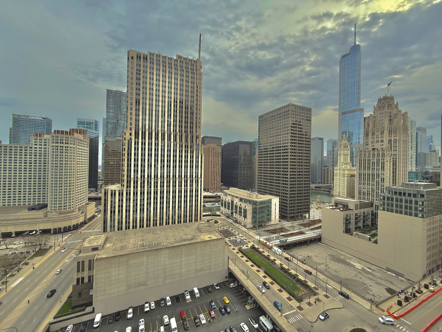 240 E Illinois Street Unit: 1805