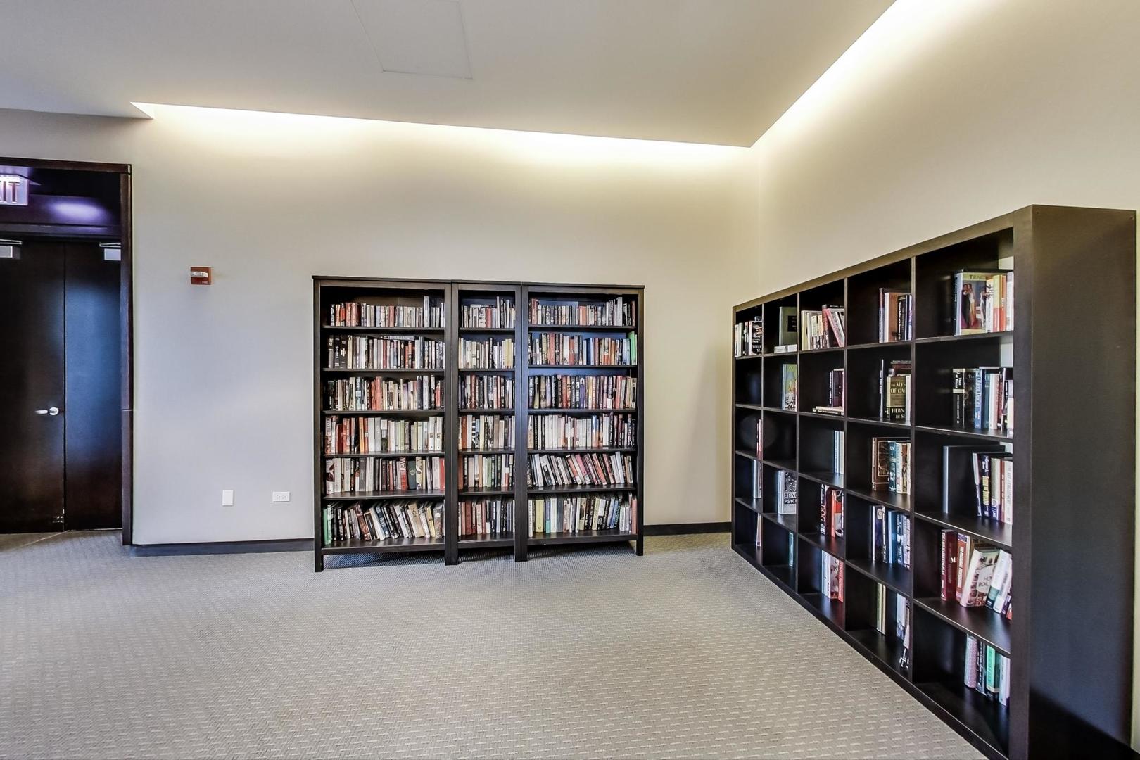 240 E Illinois Street Unit: 1805