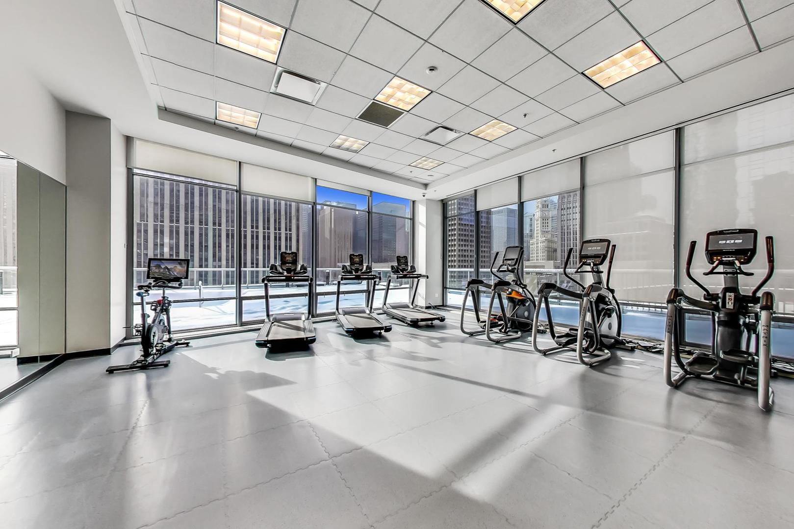 240 E Illinois Street Unit: 1805