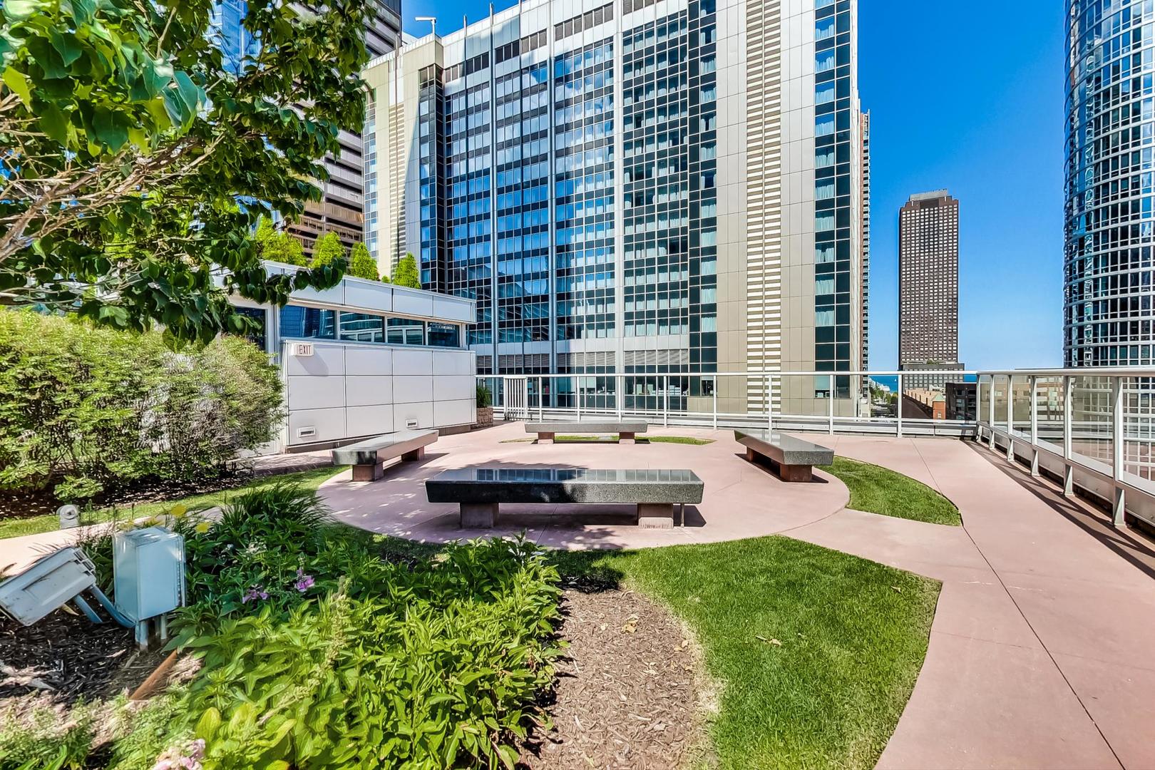 240 E Illinois Street Unit: 1805