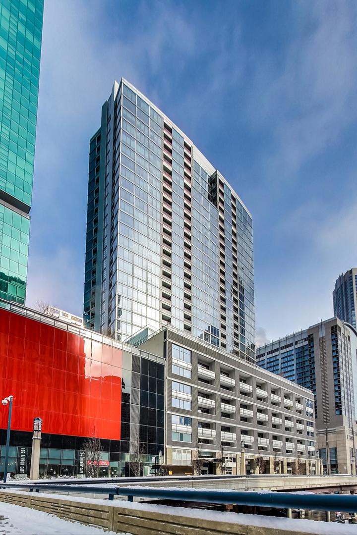 240 E Illinois Street Unit: 1805