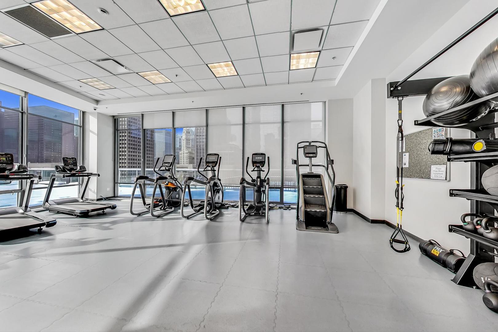 240 E Illinois Street Unit: 1805