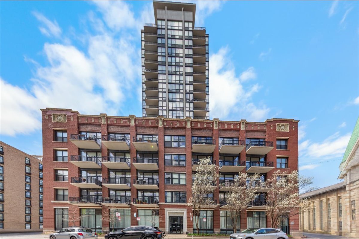 210 S Des Plaines Avenue Unit: 1603
