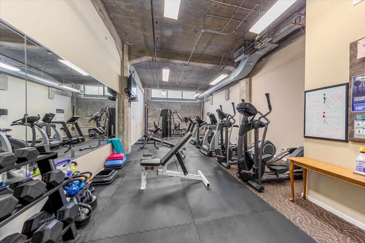 210 S Des Plaines Avenue Unit: 1603