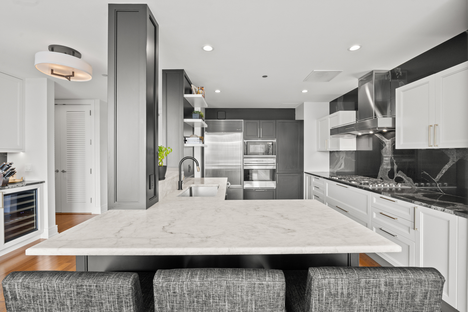 401 N Wabash Avenue Unit: 31J