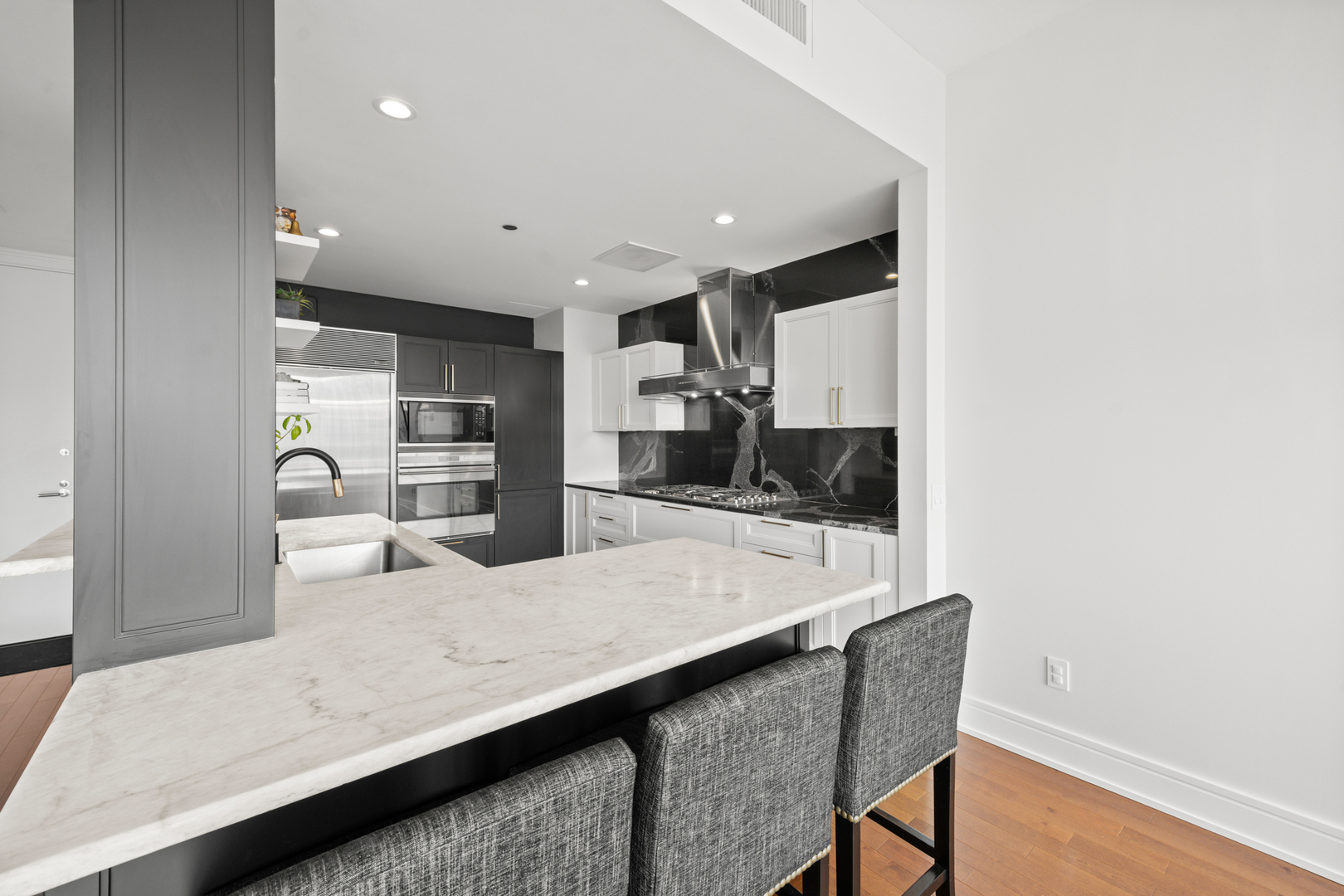 401 N Wabash Avenue Unit: 31J