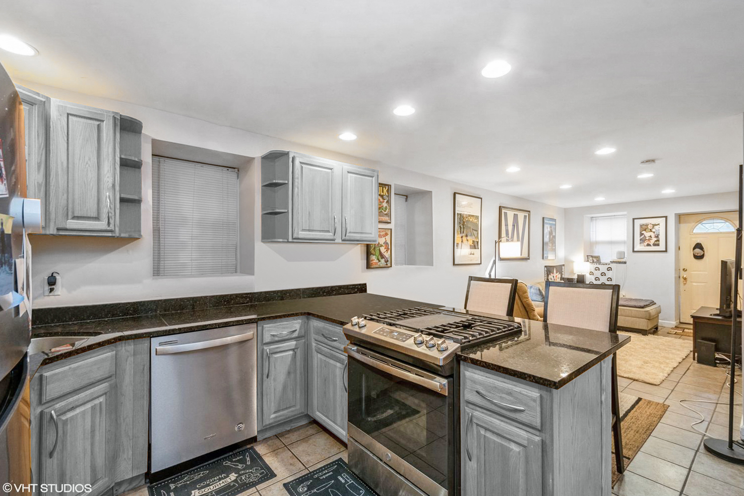 2305 N Oakley Avenue Unit: 1