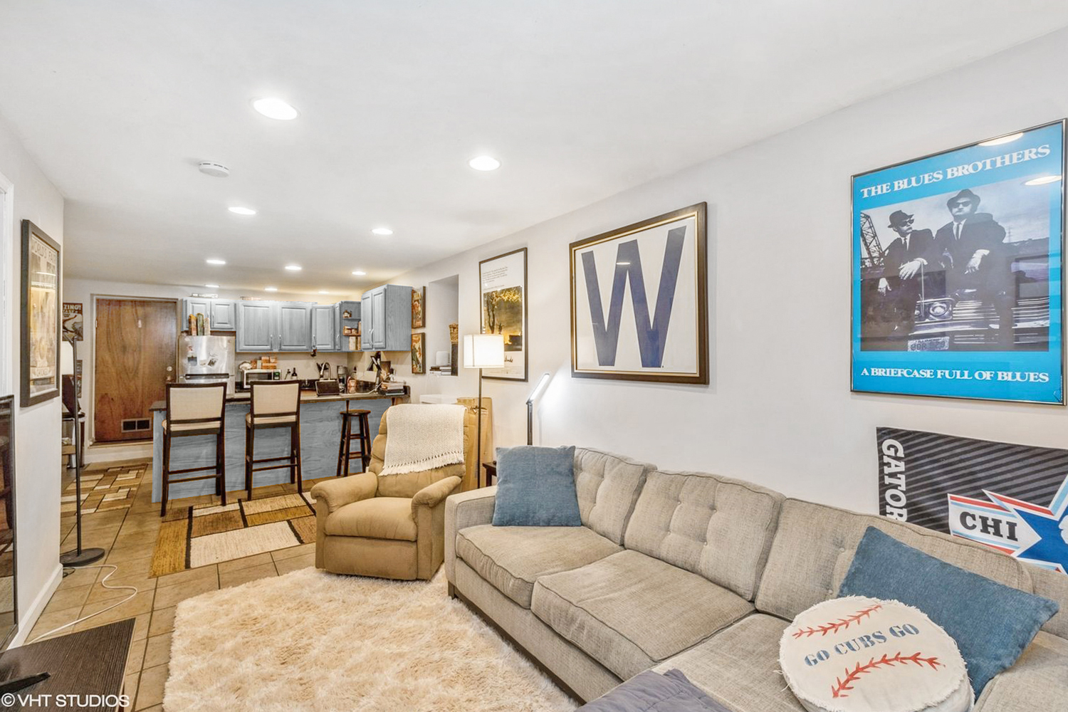 2305 N Oakley Avenue Unit: 1
