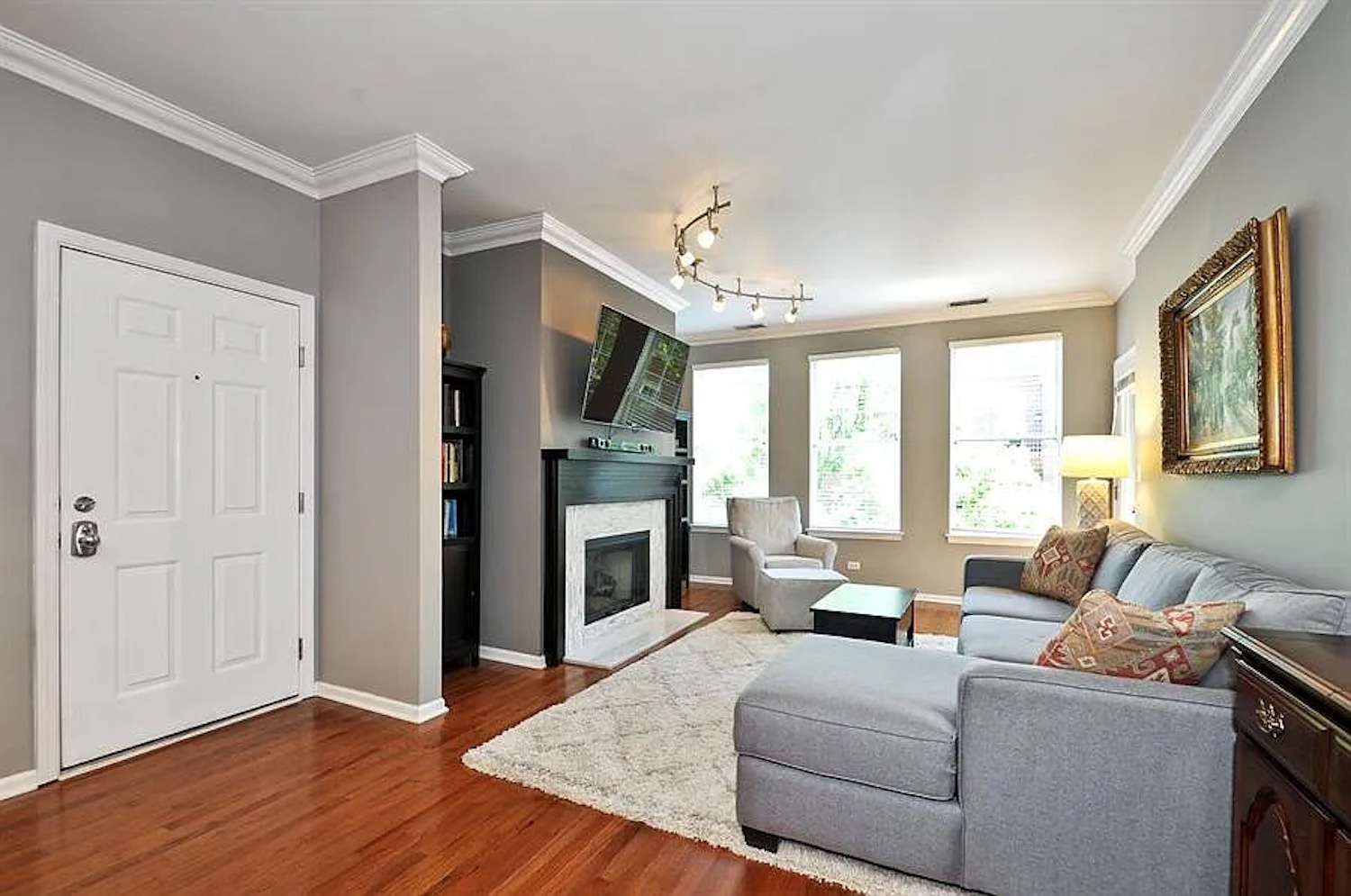 301 W SCOTT Street Unit: 204