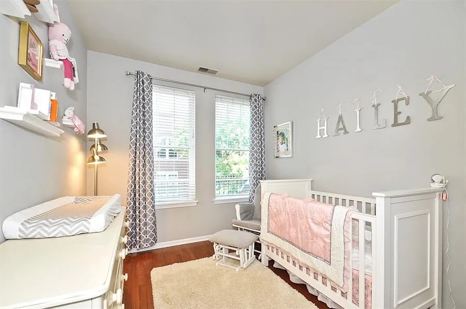 301 W SCOTT Street Unit: 204