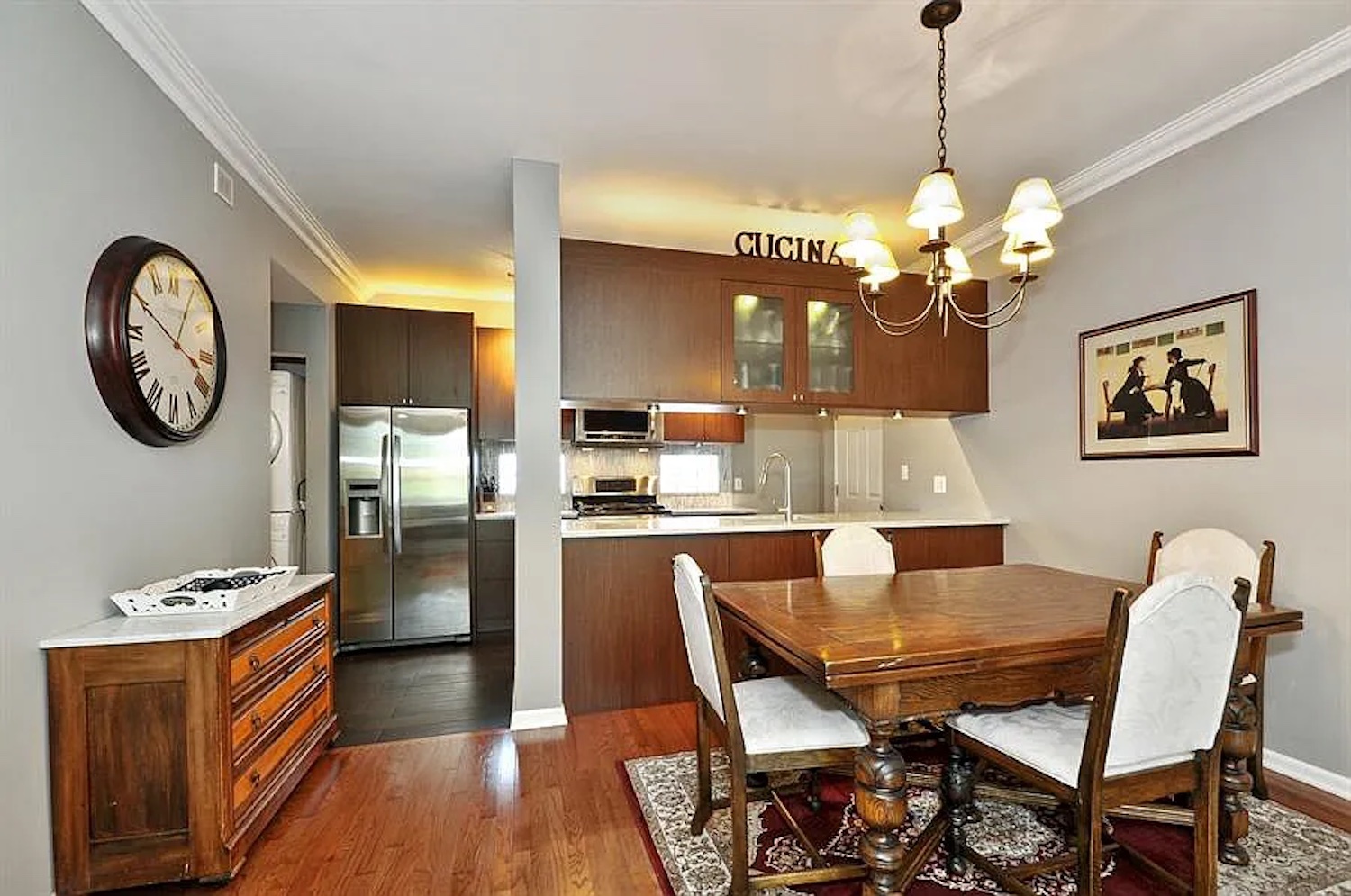 301 W SCOTT Street Unit: 204
