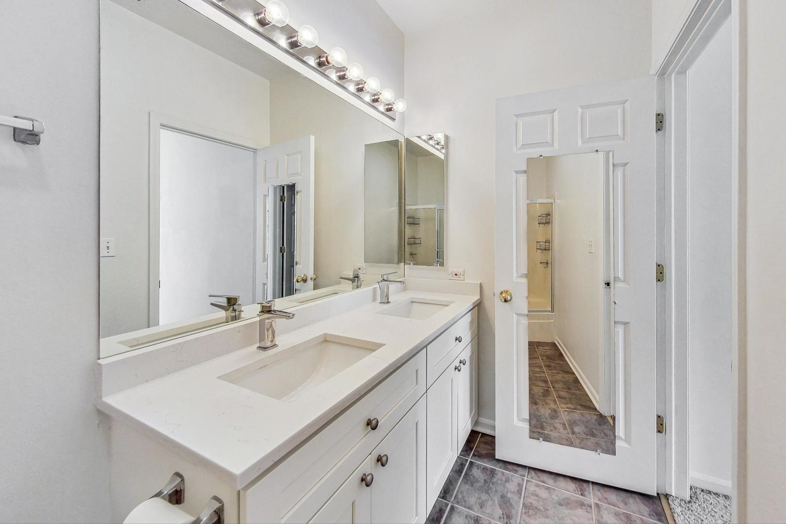 301 W GOETHE Street Unit: 304C