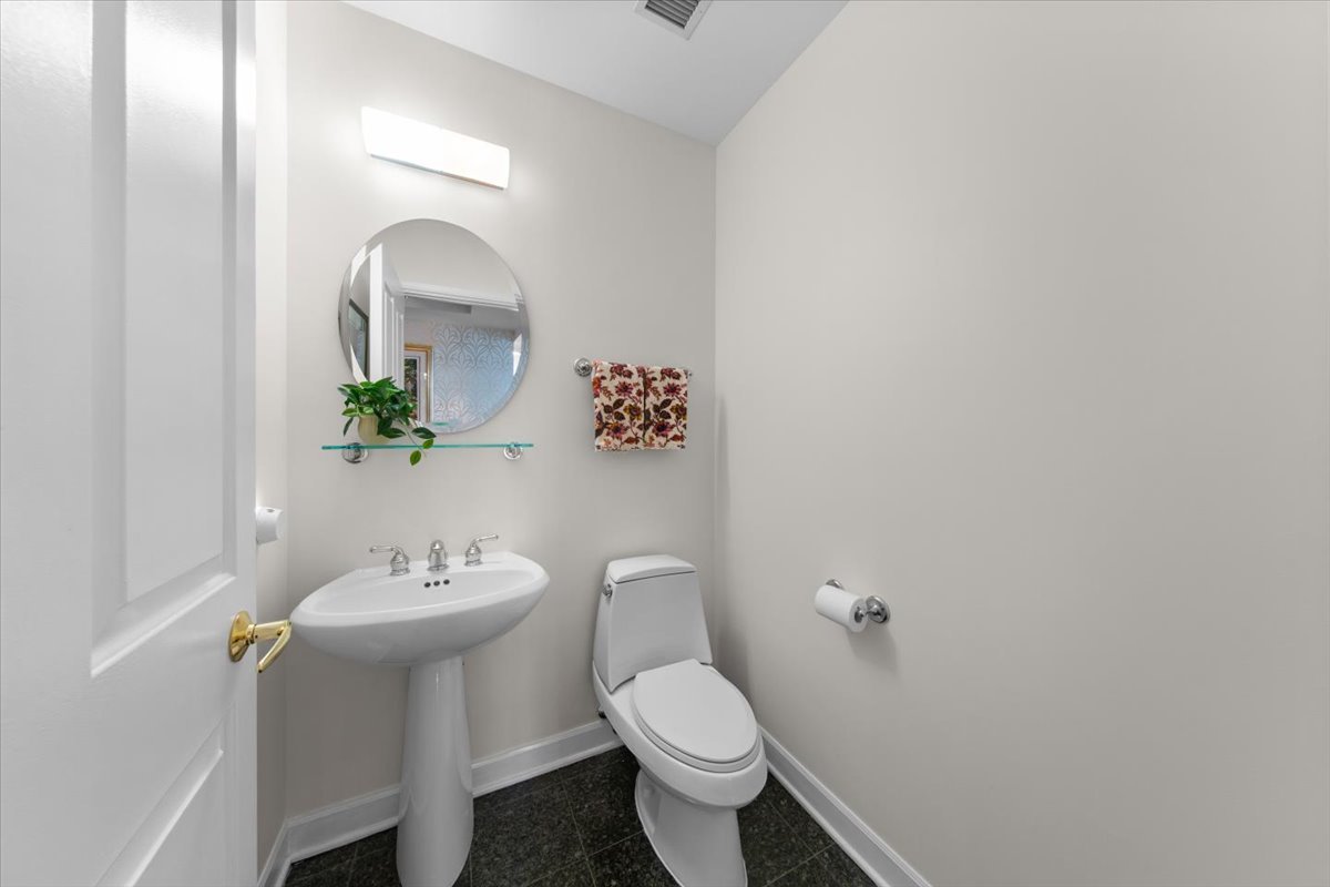 445 E NORTH WATER Street Unit: 2501