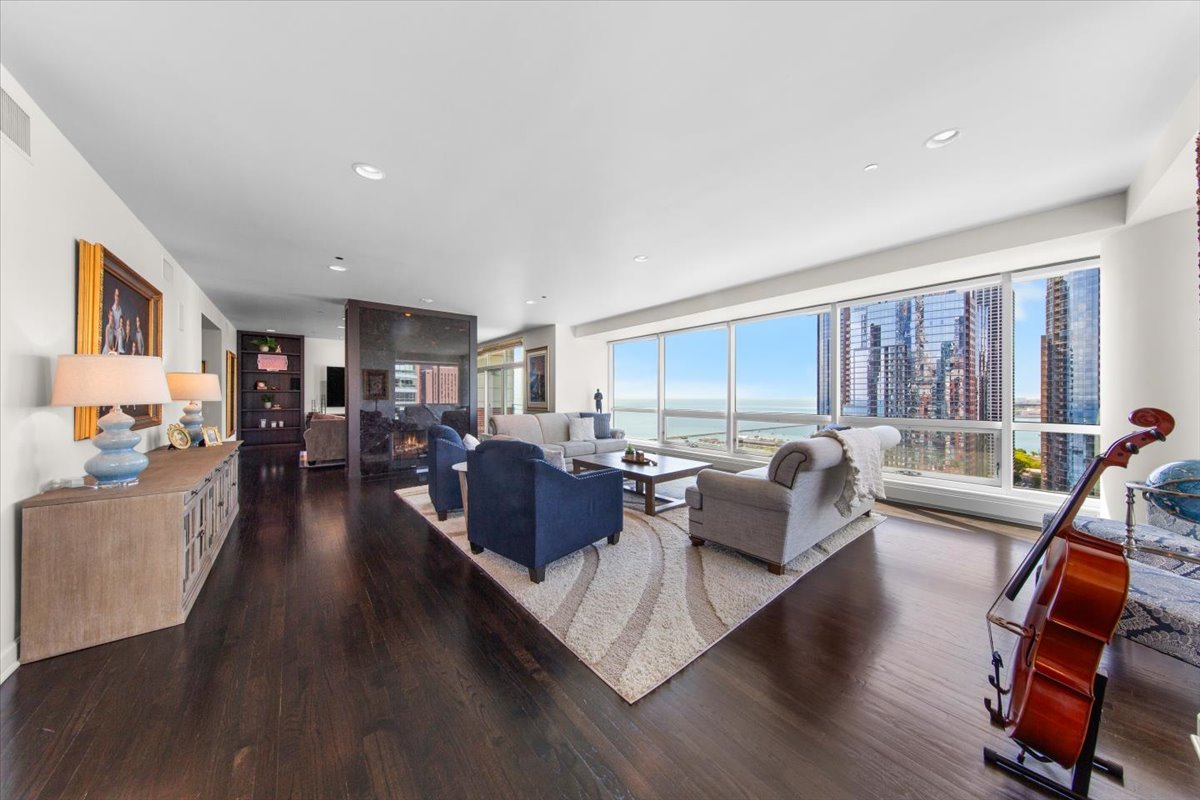 445 E NORTH WATER Street Unit: 2501
