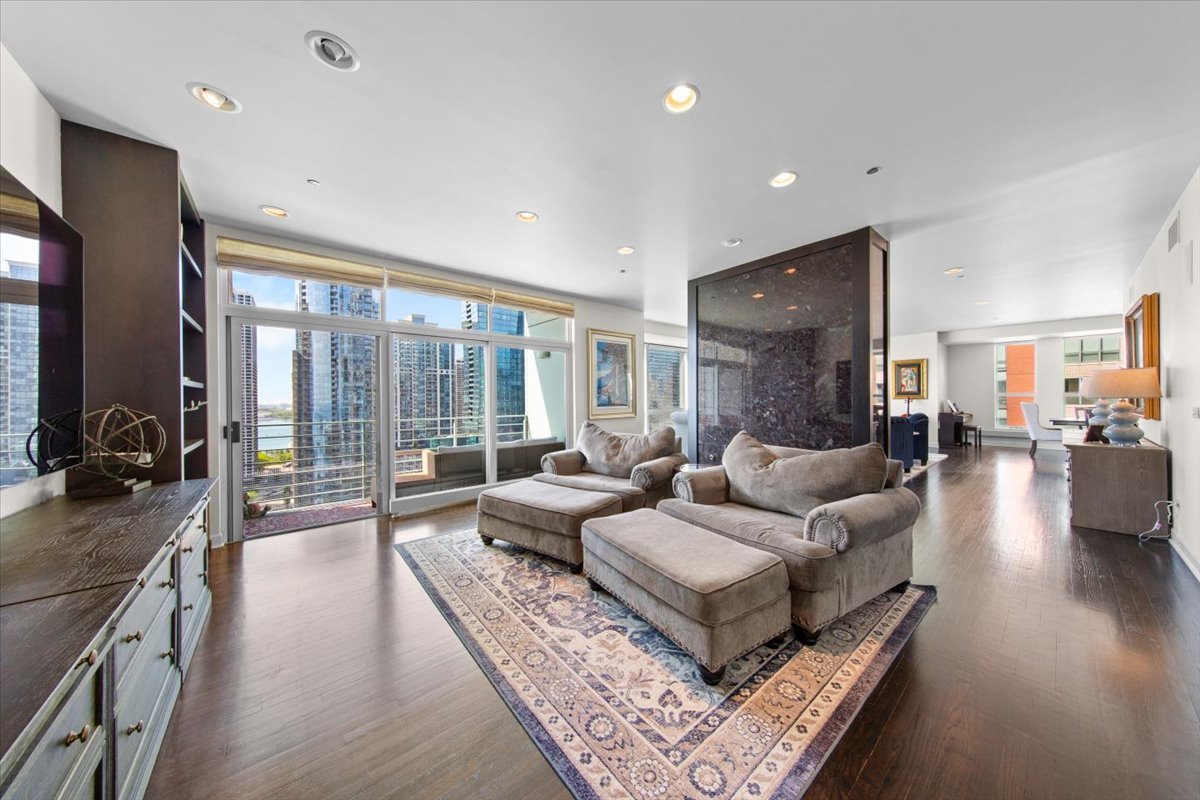 445 E NORTH WATER Street Unit: 2501