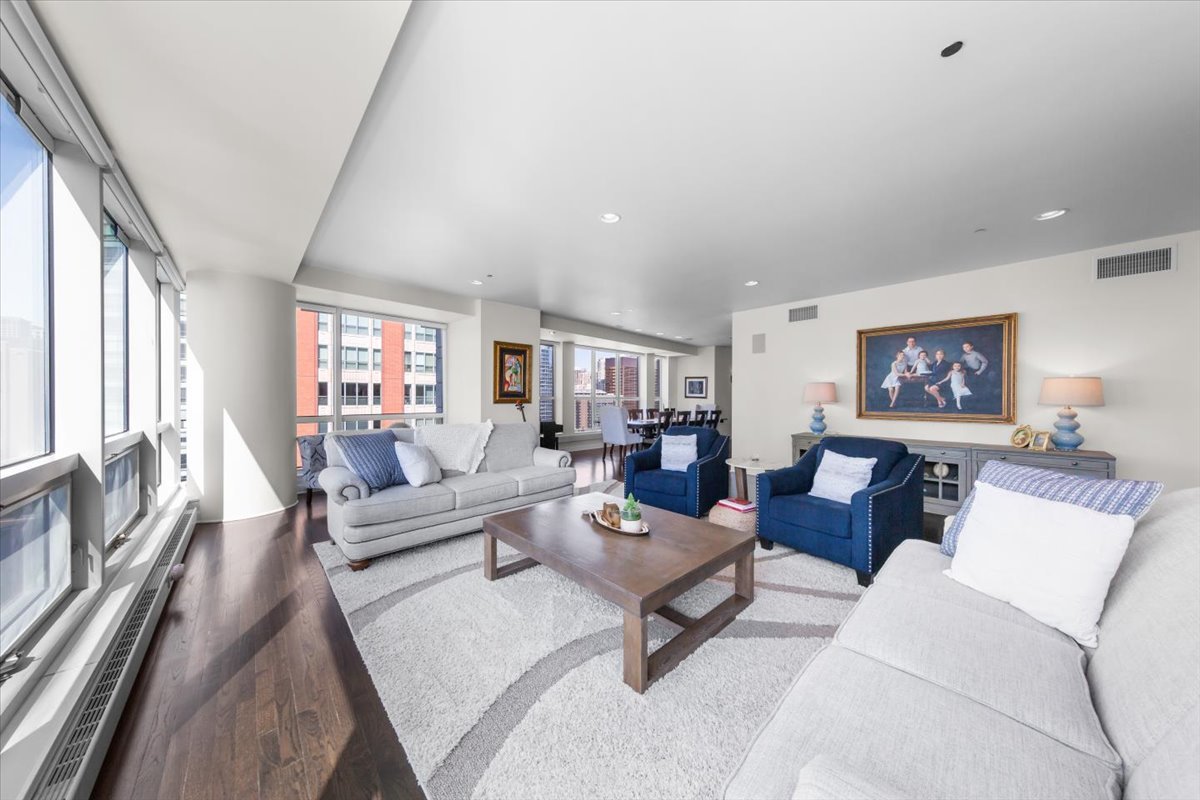 445 E NORTH WATER Street Unit: 2501