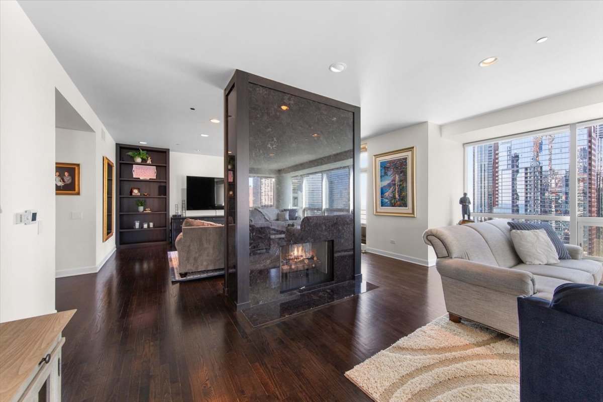 445 E NORTH WATER Street Unit: 2501