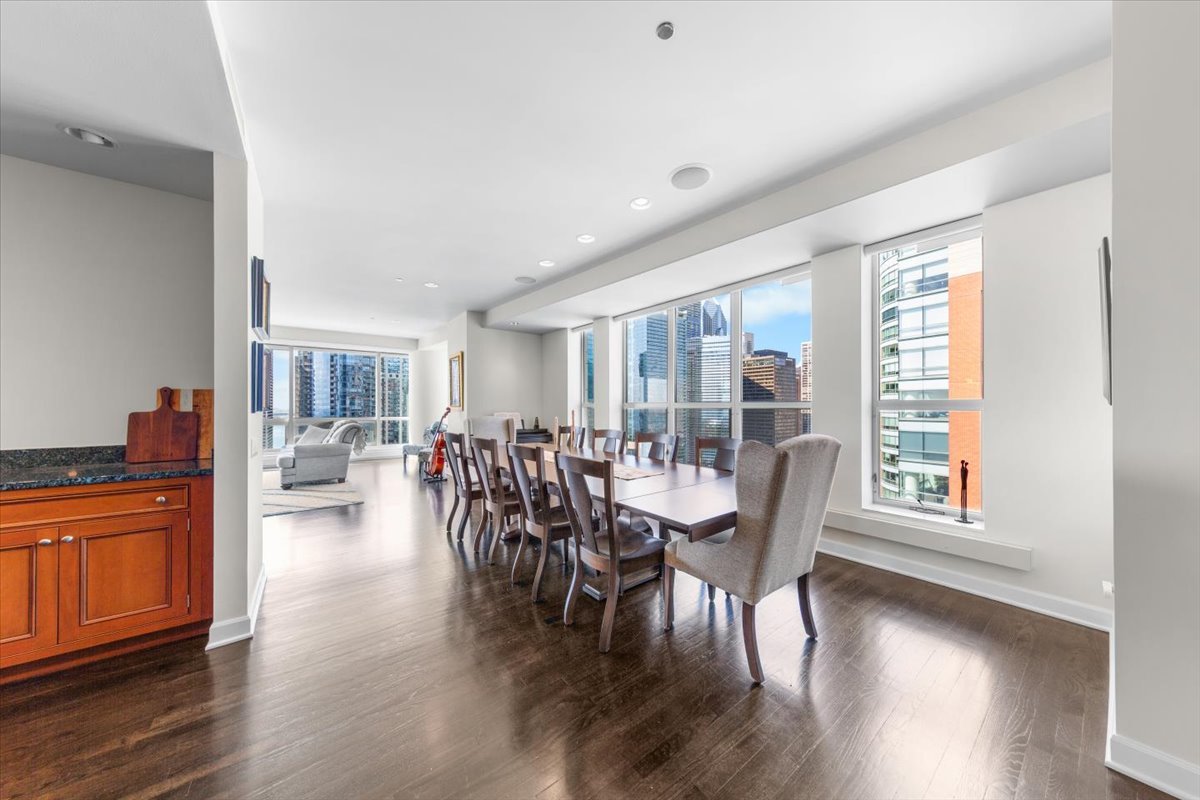 445 E NORTH WATER Street Unit: 2501