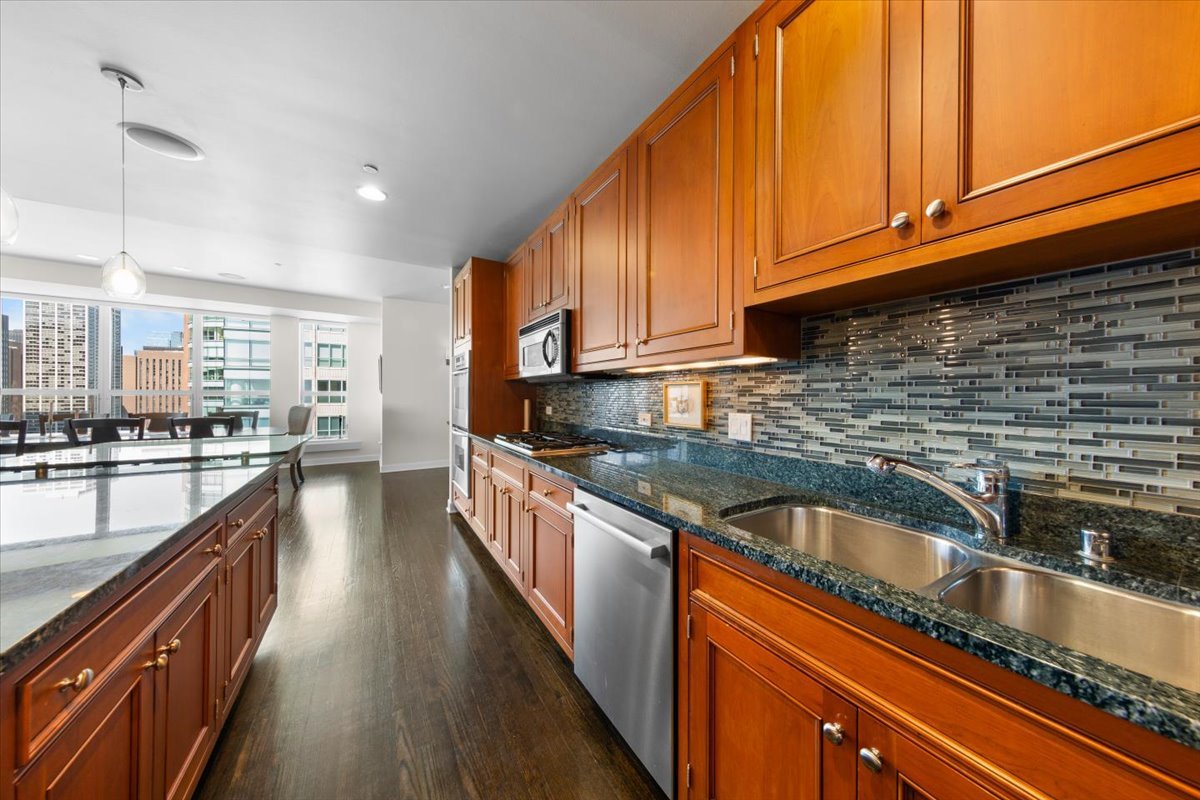 445 E NORTH WATER Street Unit: 2501