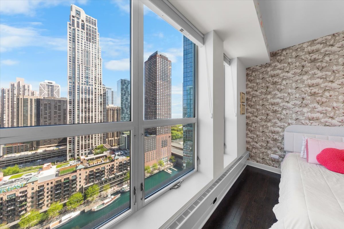 445 E NORTH WATER Street Unit: 2501