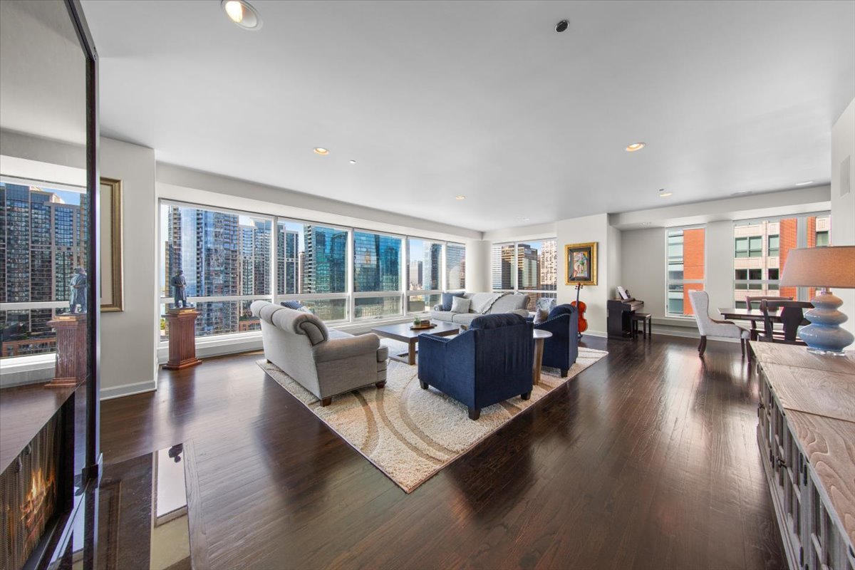 445 E NORTH WATER Street Unit: 2501