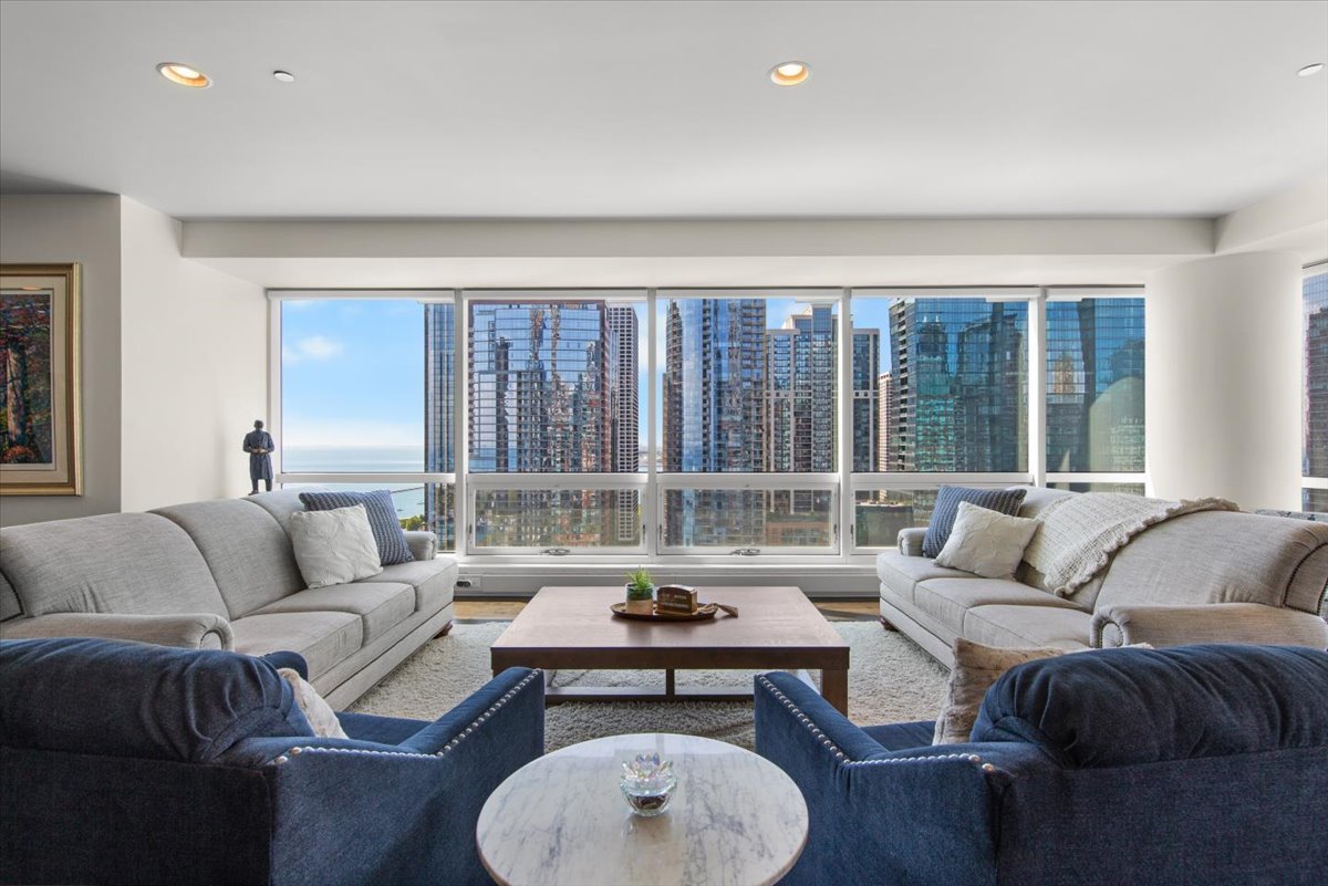 445 E NORTH WATER Street Unit: 2501