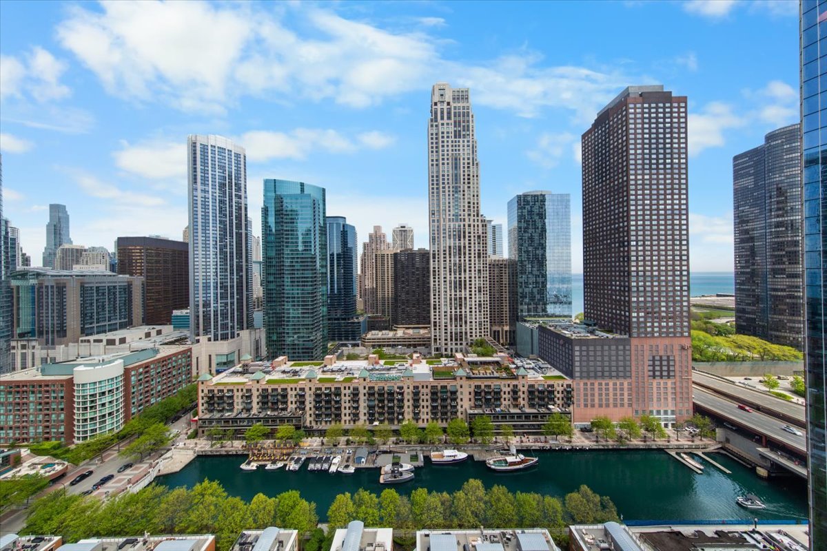 445 E NORTH WATER Street Unit: 2501