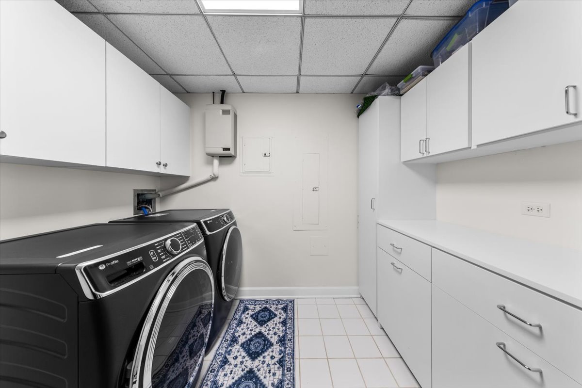 445 E NORTH WATER Street Unit: 2501