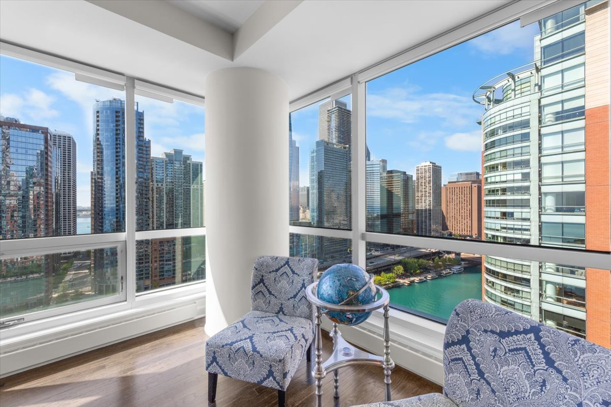 445 E NORTH WATER Street Unit: 2501