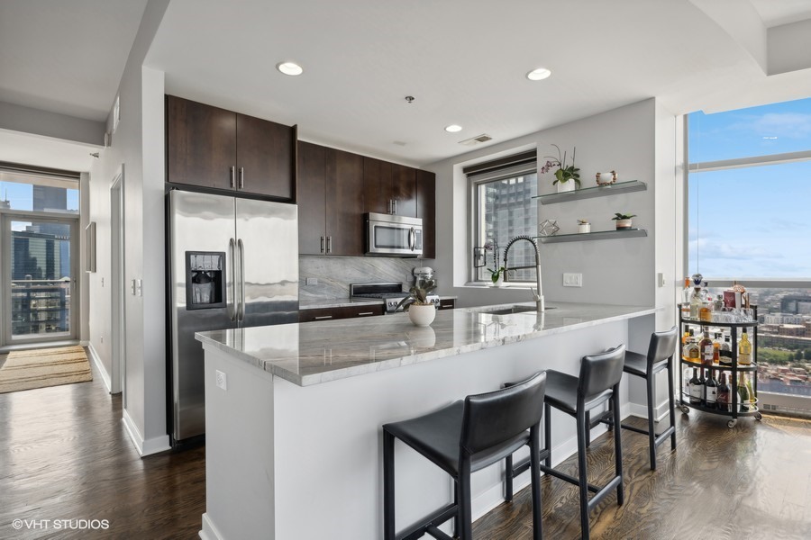 303 W OHIO Street Unit: 3107