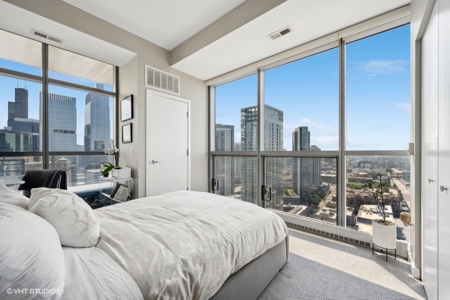 303 W OHIO Street Unit: 3107