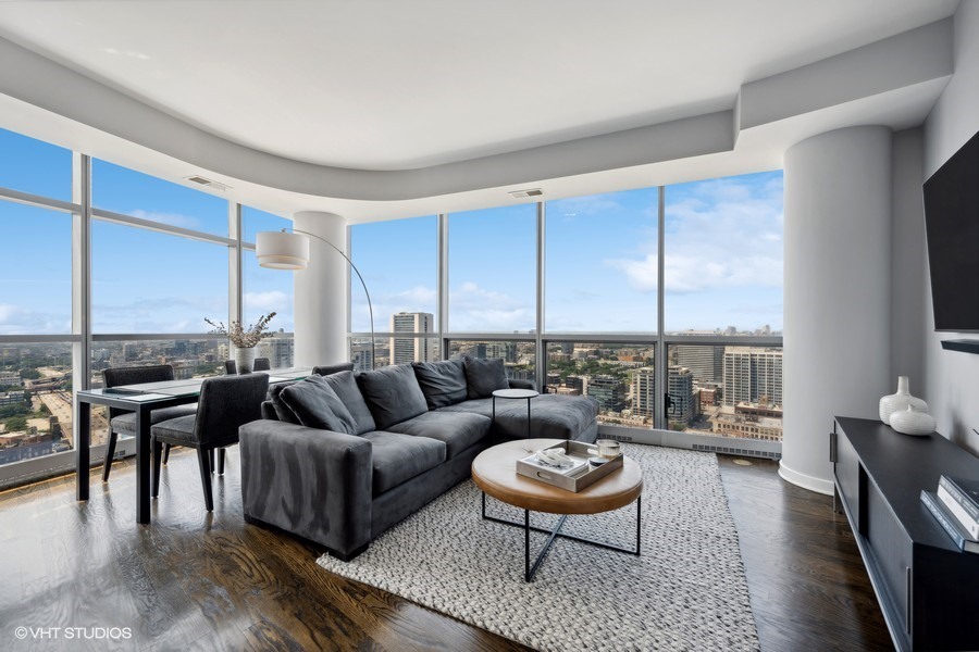 303 W OHIO Street Unit: 3107