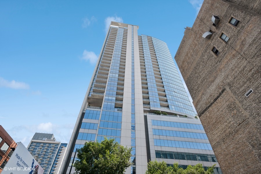 303 W OHIO Street Unit: 3107