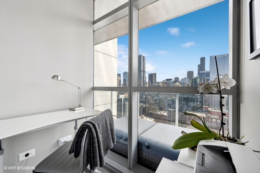 303 W OHIO Street Unit: 3107