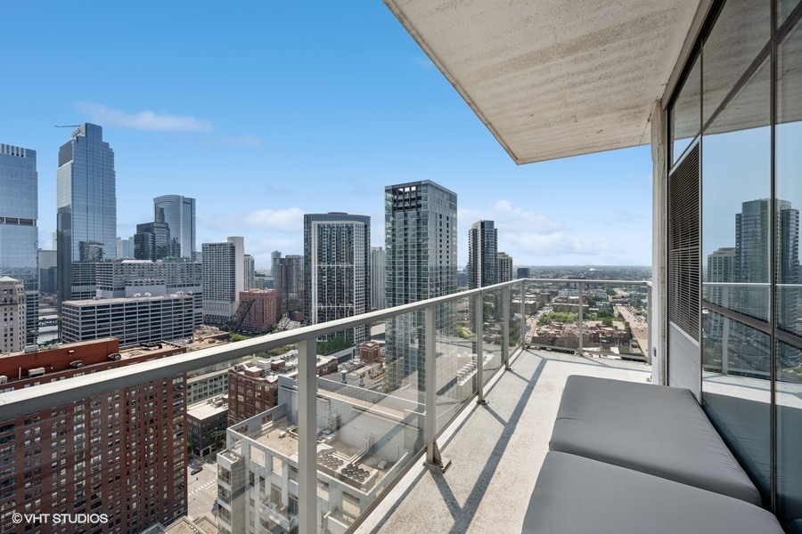 303 W OHIO Street Unit: 3107