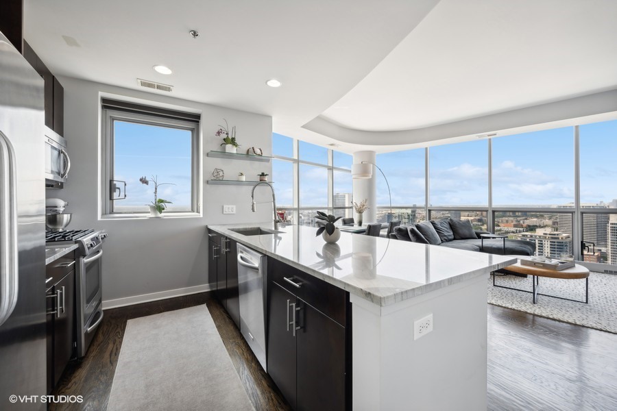 303 W OHIO Street Unit: 3107