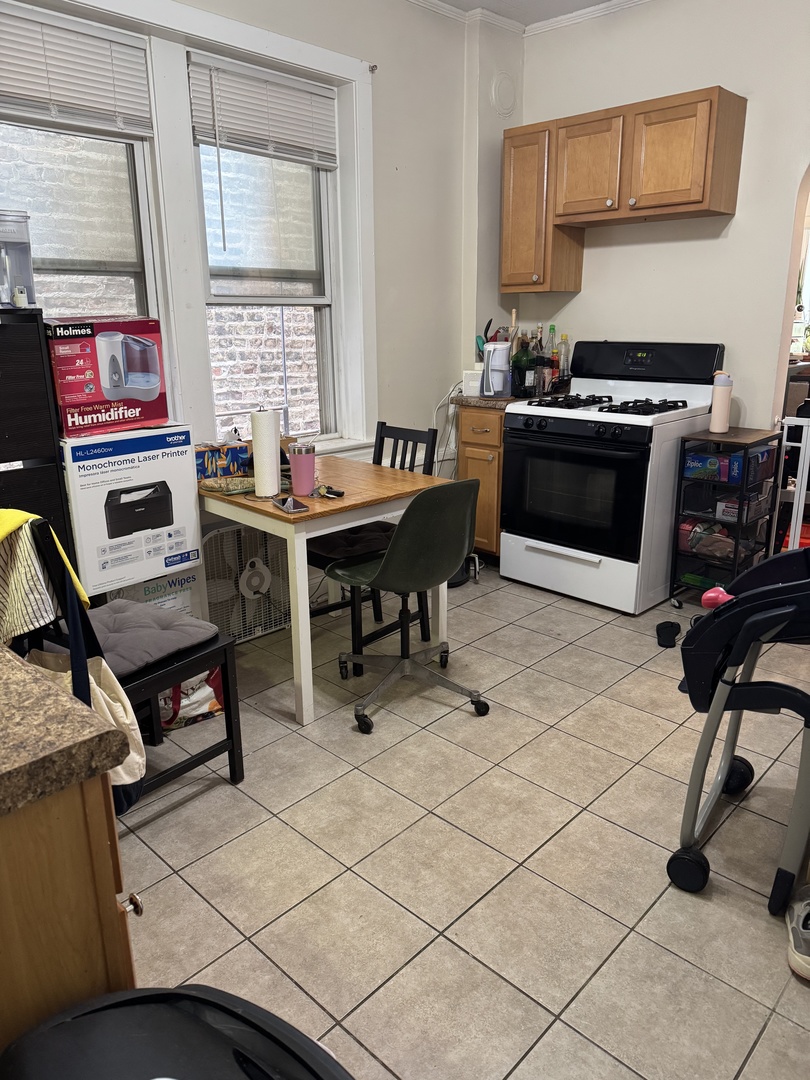 3145 S May Street Unit: 1F