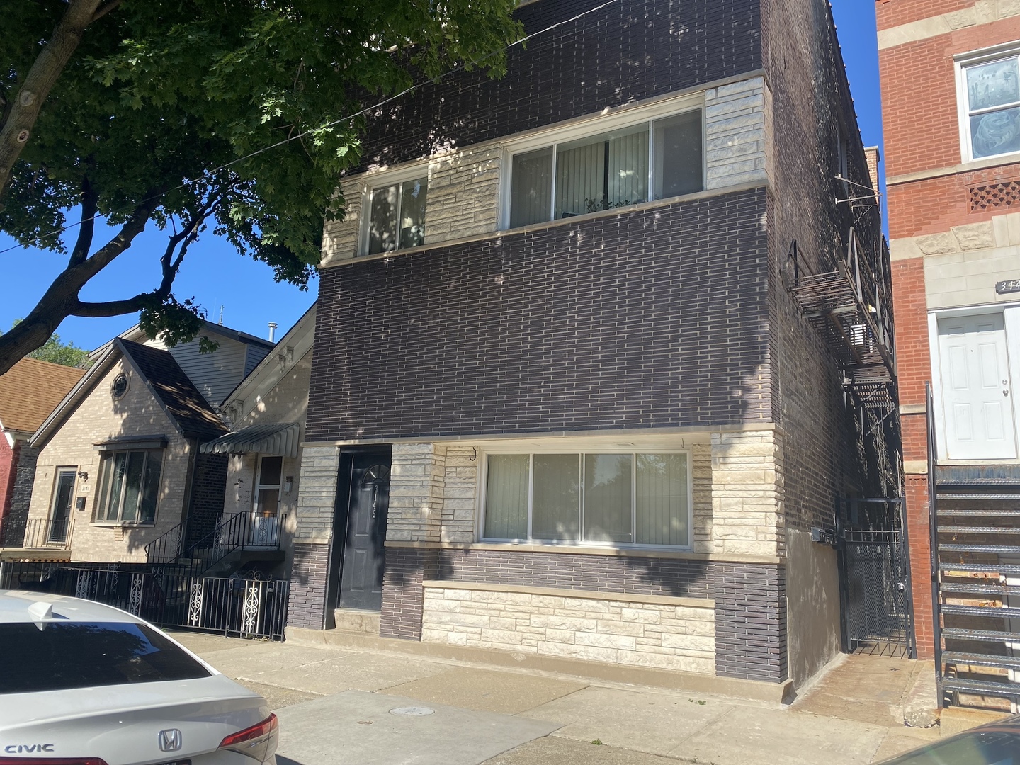 3145 S May Street Unit: 2R