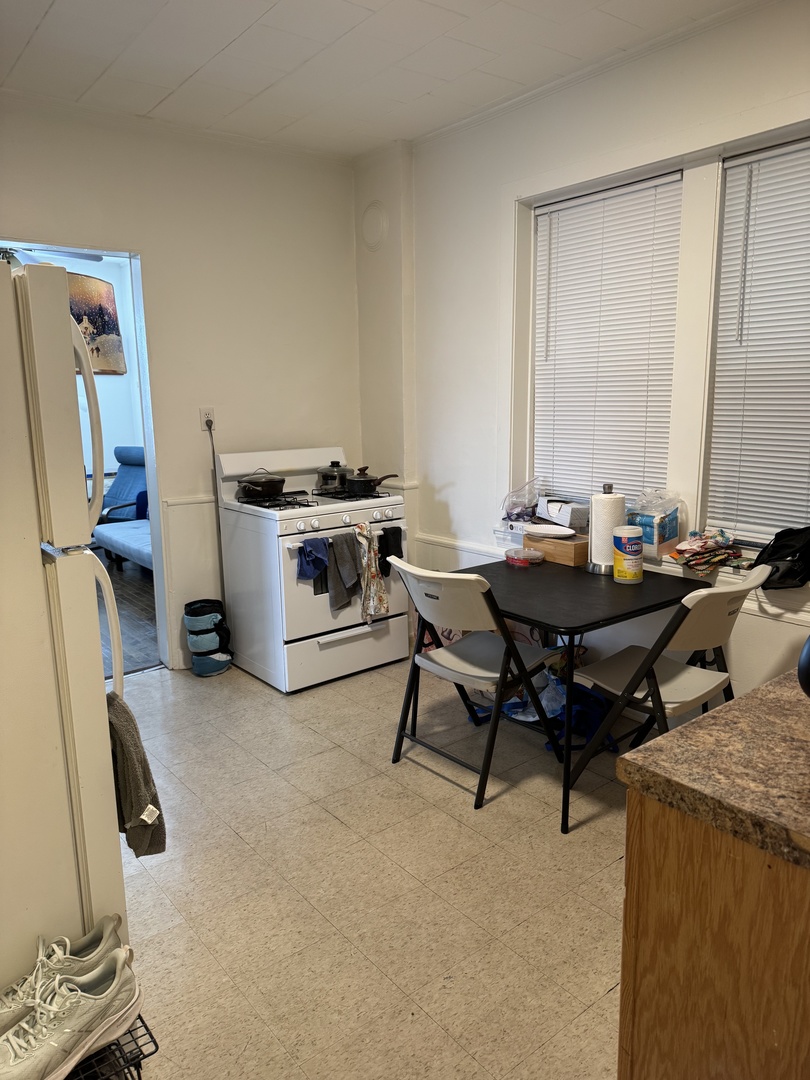 3145 S May Street Unit: 2R