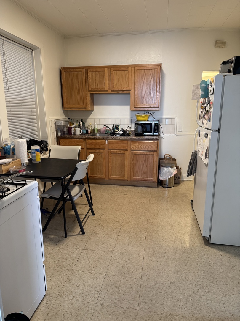 3145 S May Street Unit: 2R