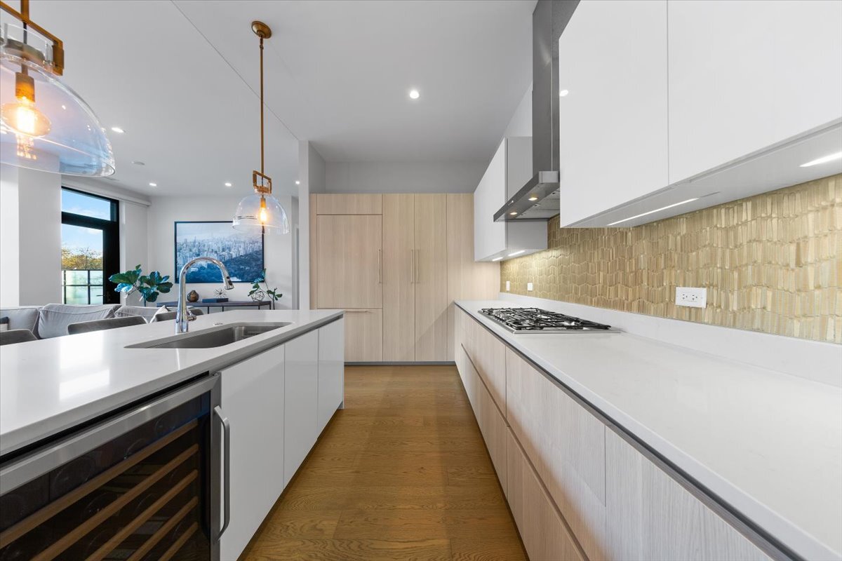 6 N Bishop Street Unit: 206