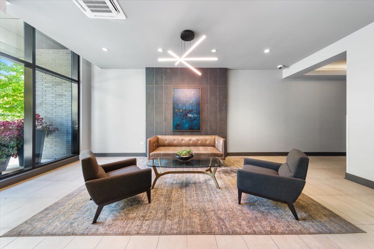 6 N Bishop Street Unit: 206
