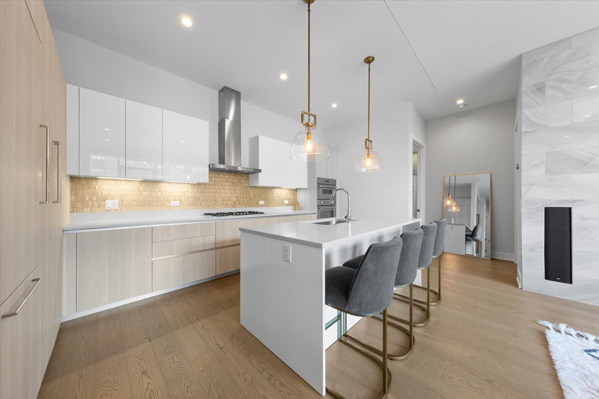6 N Bishop Street Unit: 206